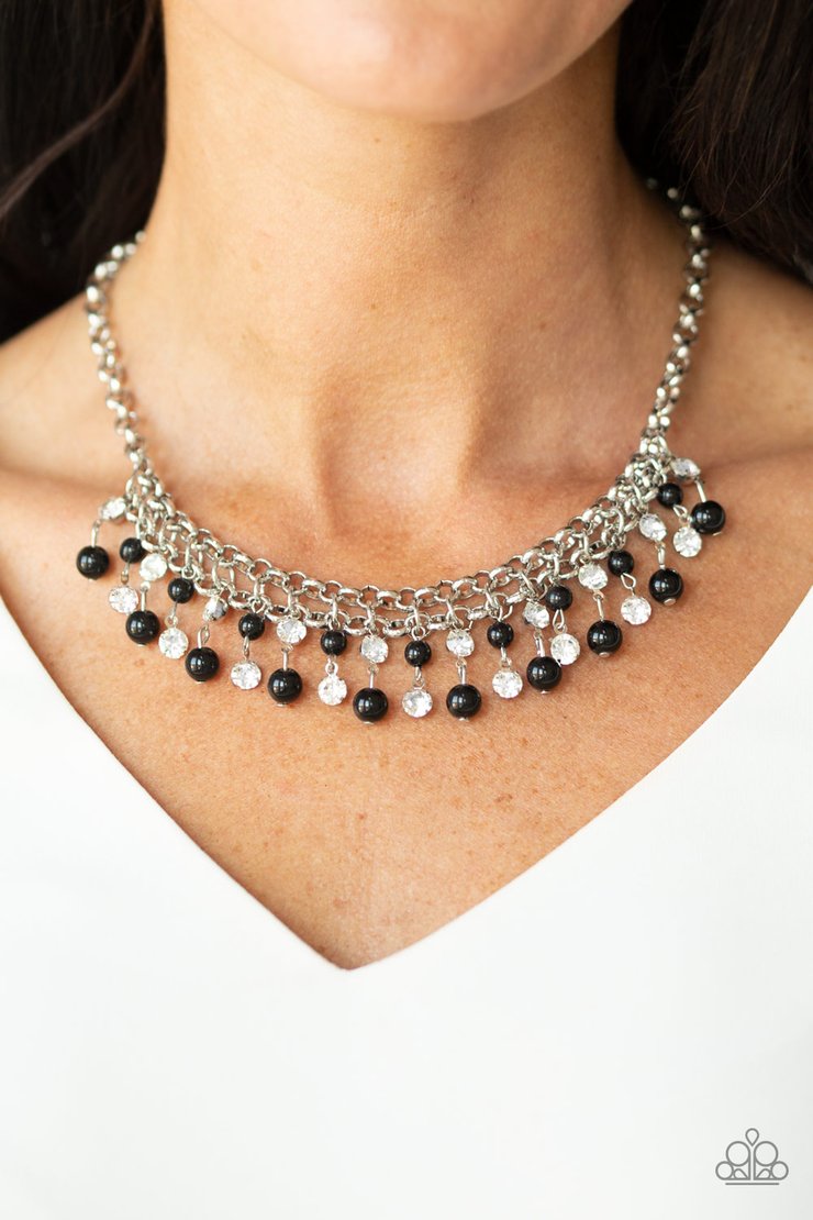 Black and silver necklace shop paparazzi